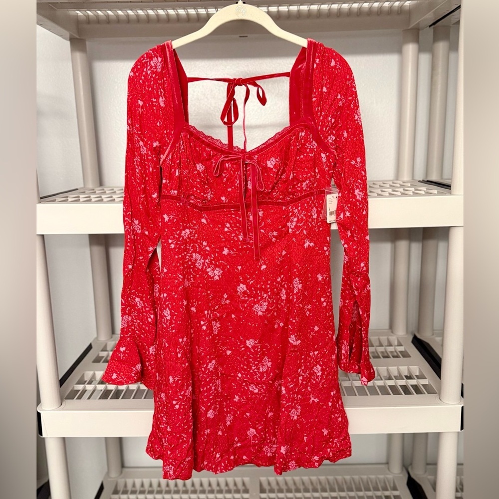 NWT FREE PEOPLE Bell Sleeve Floral Mini Peasant Dress‎ Pop Red Combo